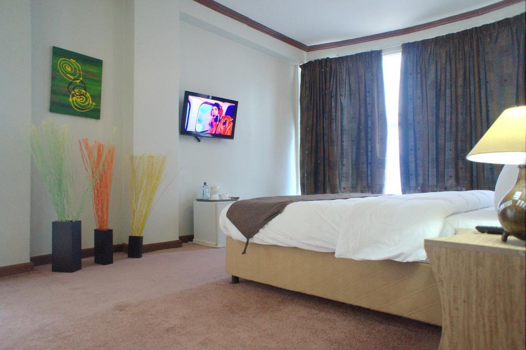 Hotel Emerald Найроби Экстерьер фото